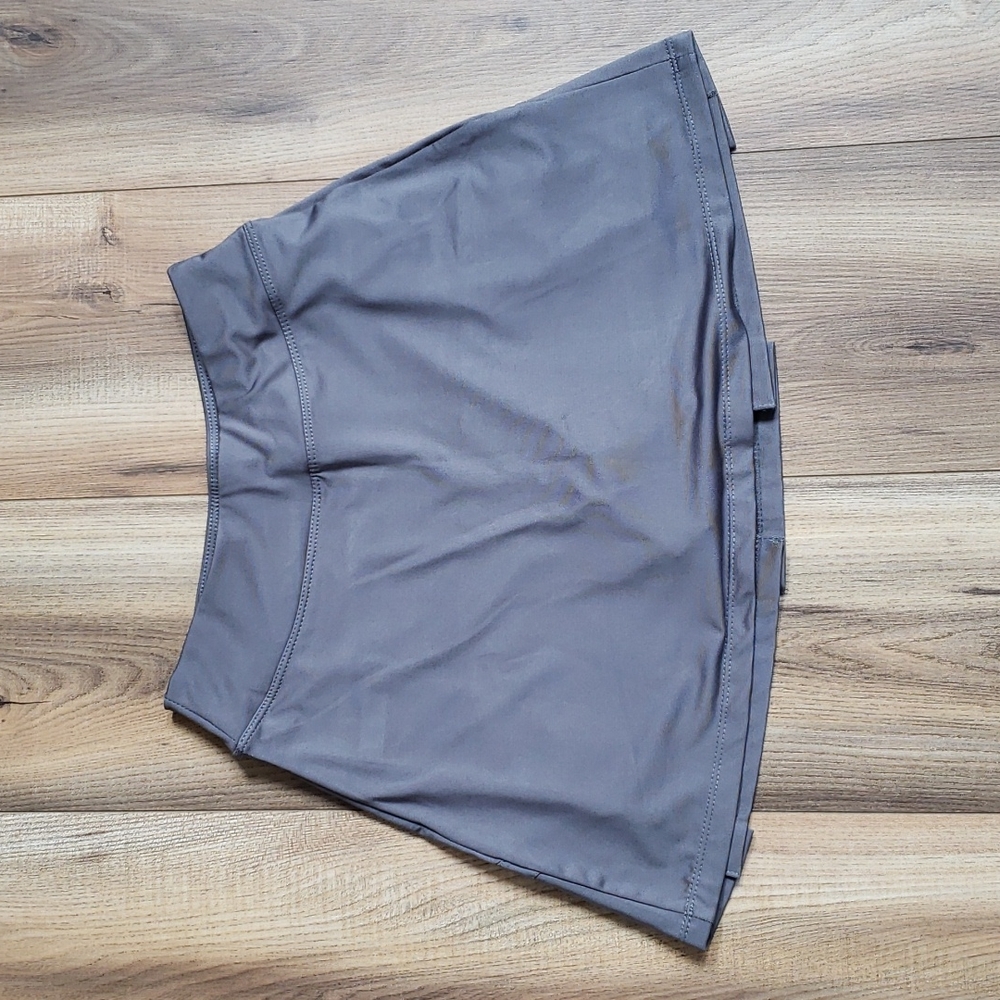 NWOT Silver XS pleated athletic skirt